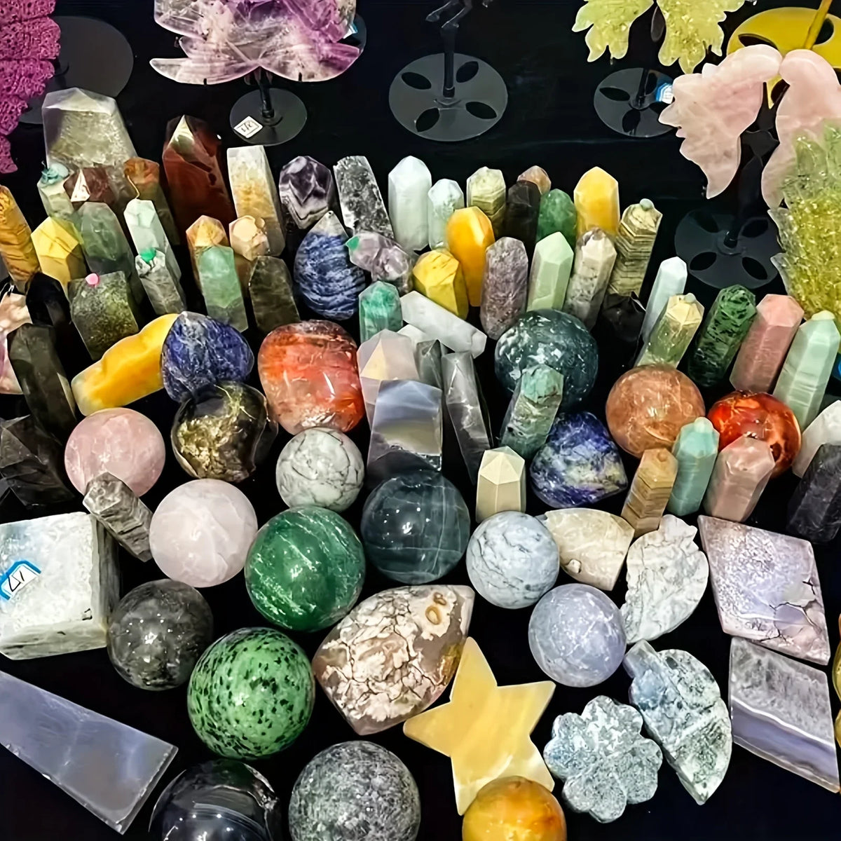 CrystalHola Mixed Raw Crystal Stones Gift Box For Home Decor